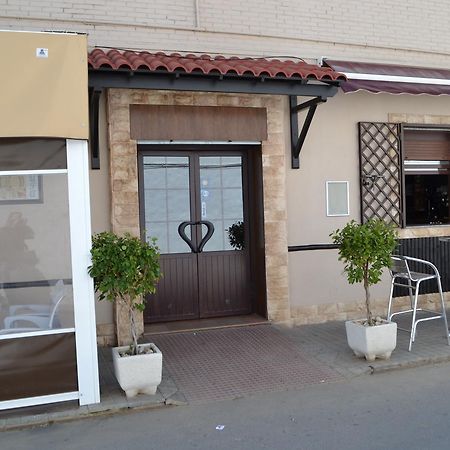 Hostal Pension La Ruta Paterna del Campo Екстериор снимка