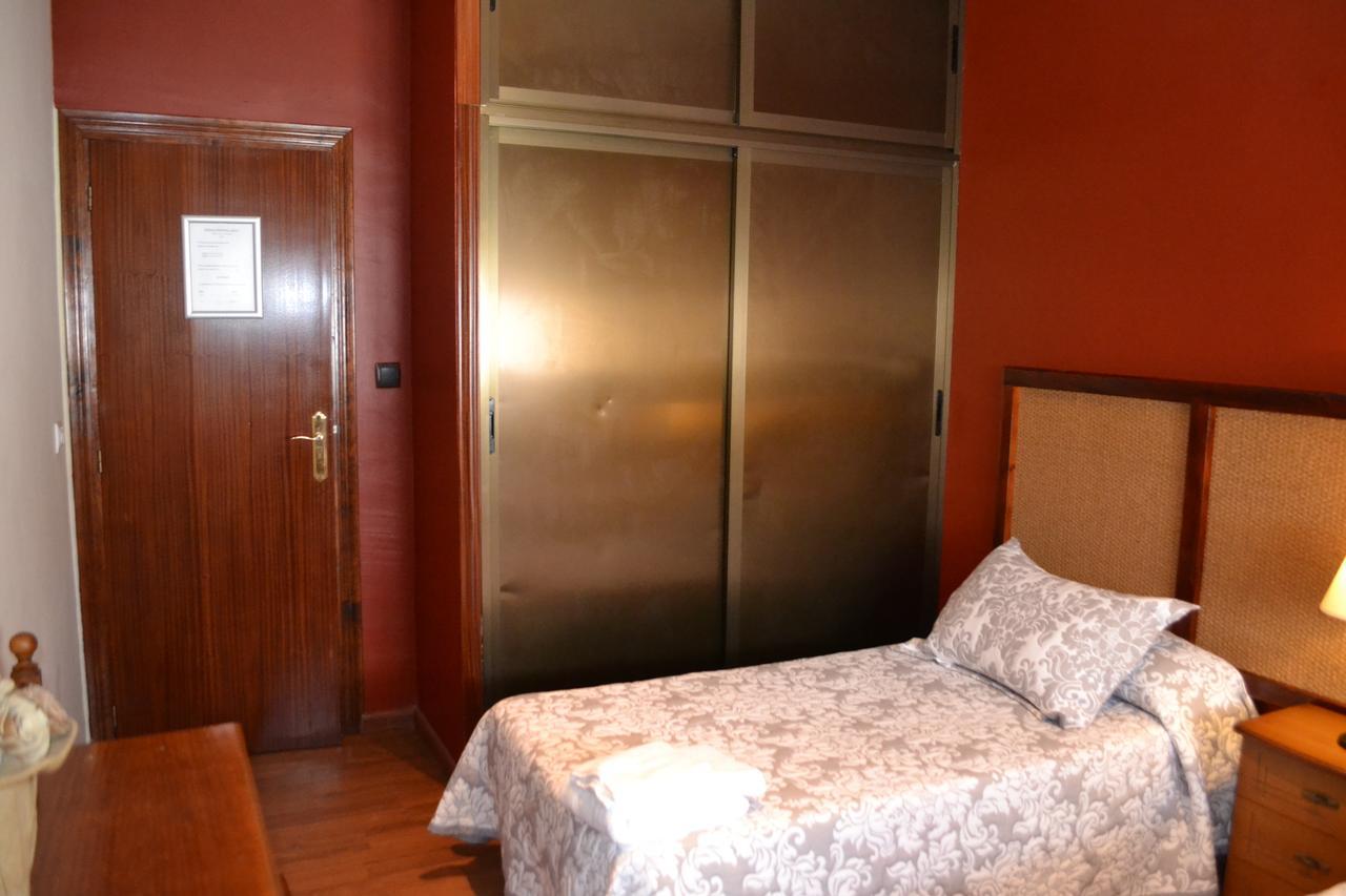 Hostal Pension La Ruta Paterna del Campo Екстериор снимка