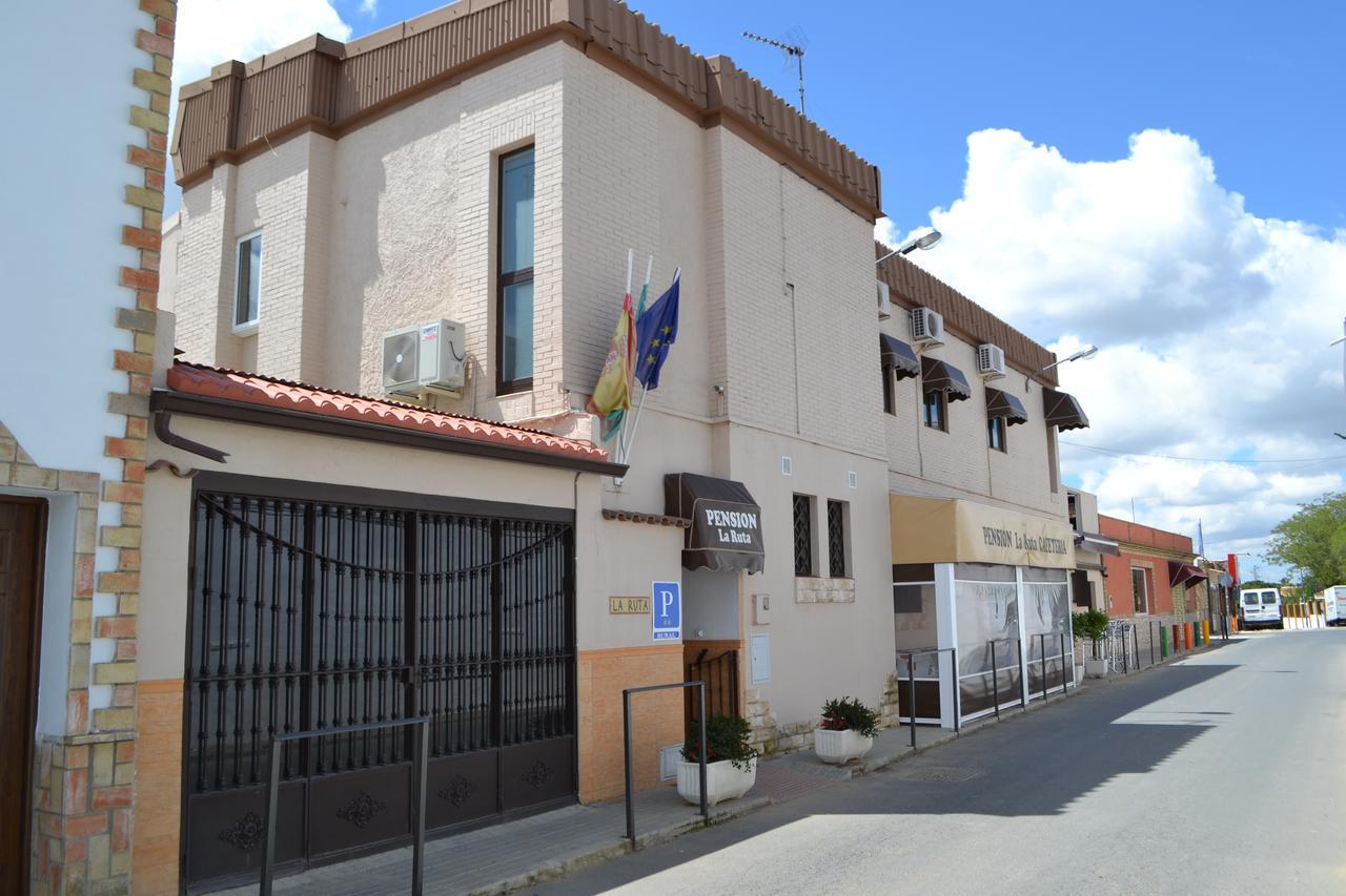 Hostal Pension La Ruta Paterna del Campo Екстериор снимка
