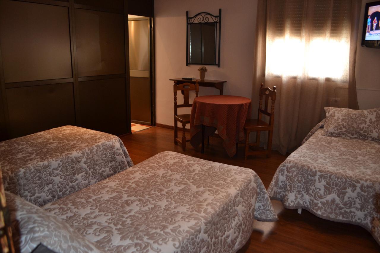 Hostal Pension La Ruta Paterna del Campo Екстериор снимка