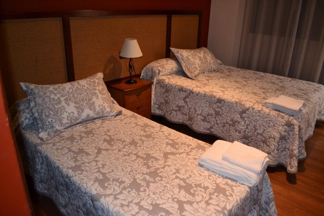 Hostal Pension La Ruta Paterna del Campo Екстериор снимка