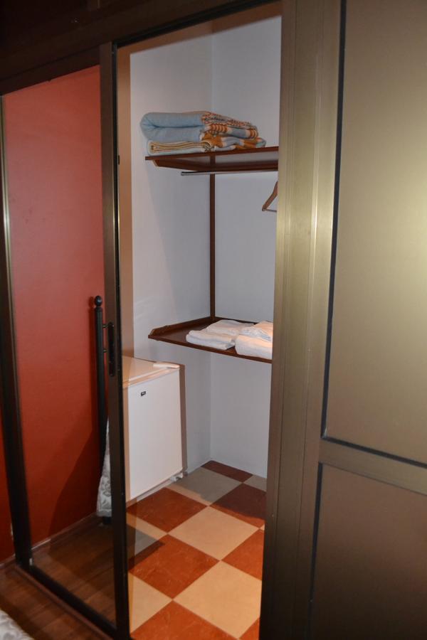 Hostal Pension La Ruta Paterna del Campo Екстериор снимка