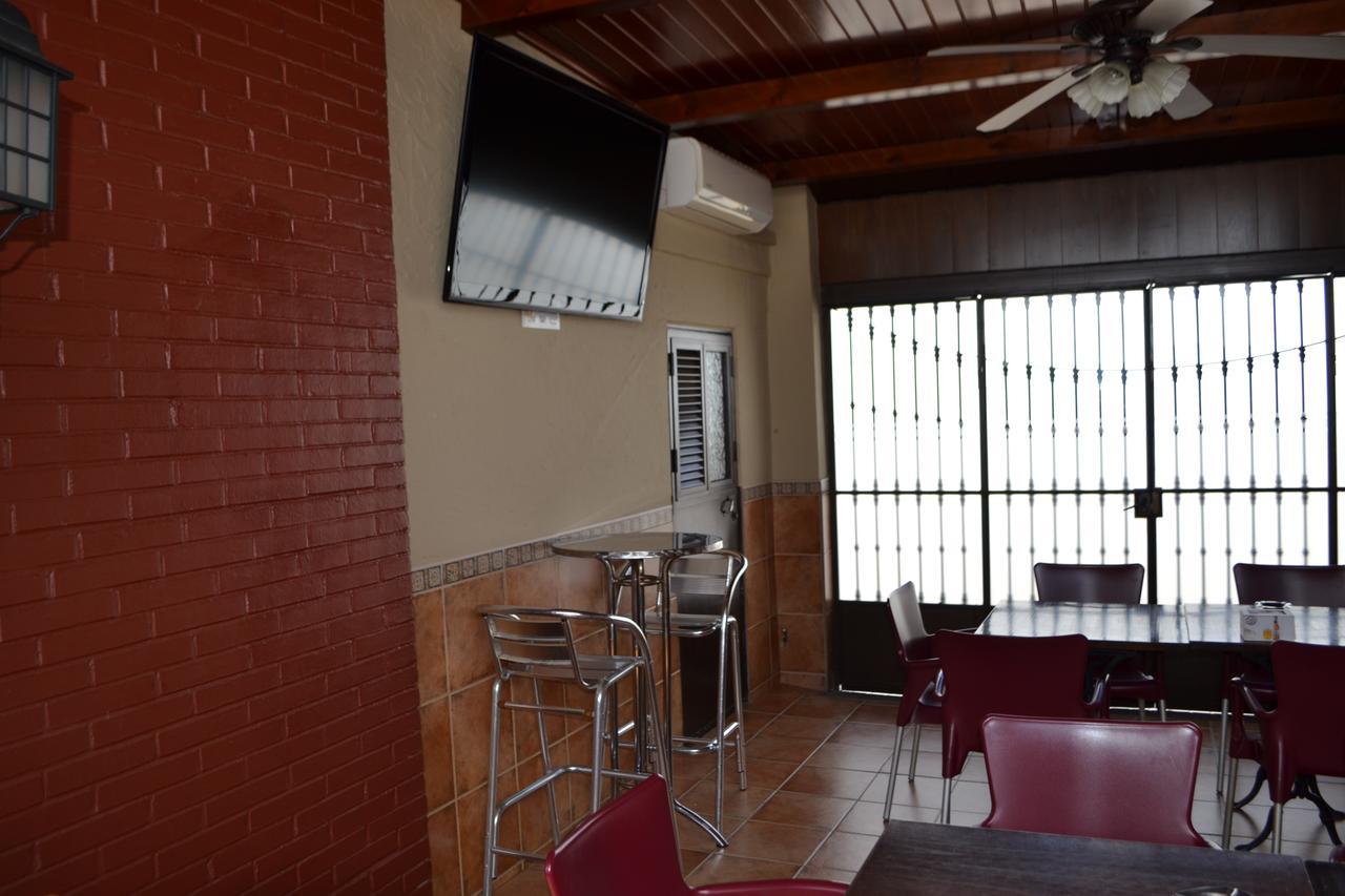 Hostal Pension La Ruta Paterna del Campo Екстериор снимка