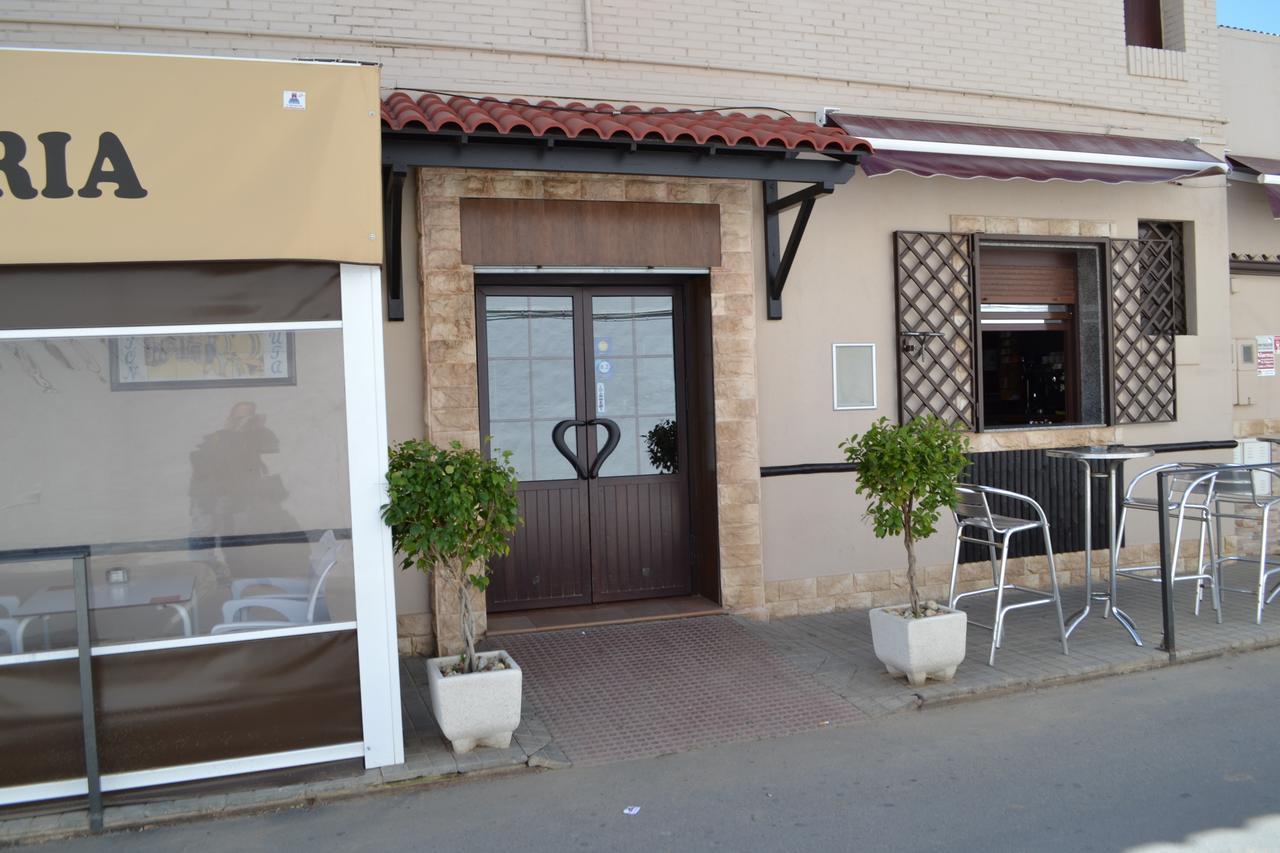 Hostal Pension La Ruta Paterna del Campo Екстериор снимка