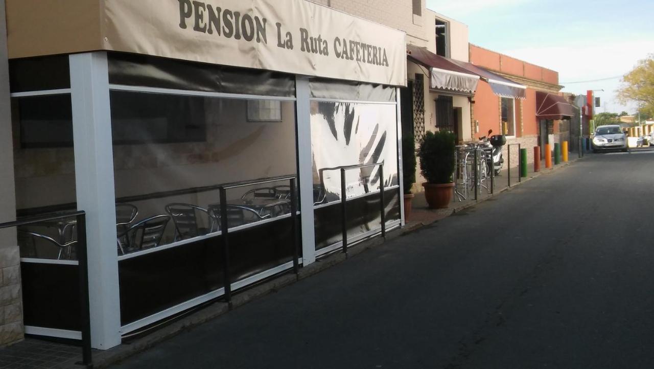 Hostal Pension La Ruta Paterna del Campo Екстериор снимка